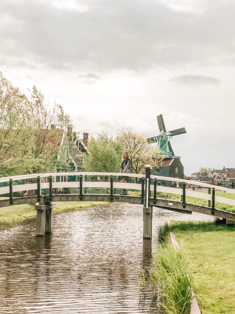 L’Olanda ad un passo da Amsterdam: tra campi di tulipani e mulini a vento
